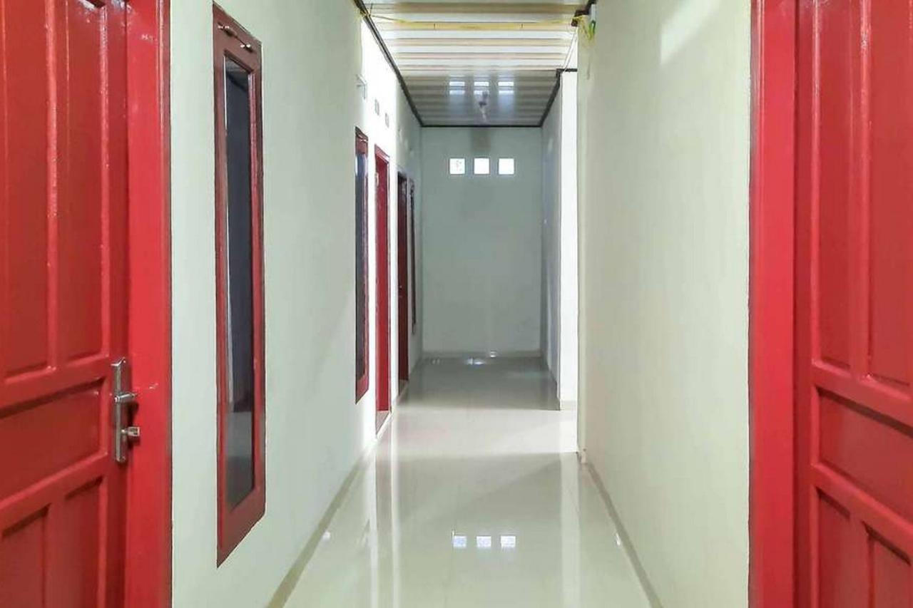红多兹酒店-近楠榜凯默德坎佩林蒂斯路 班达楠榜 外观 照片