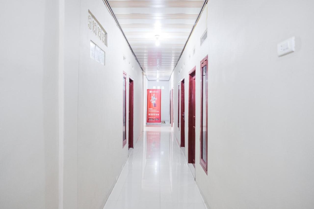 红多兹酒店-近楠榜凯默德坎佩林蒂斯路 班达楠榜 外观 照片